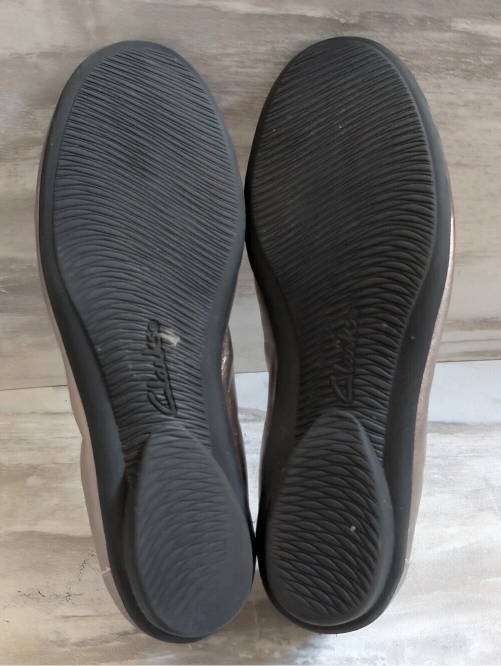 Bandolino Women's Black Ballet Flats with Bow Accent Size 6.5M